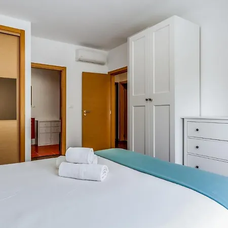 Luminous 2 Bdr W/pool By Lovelystay * Albufeira