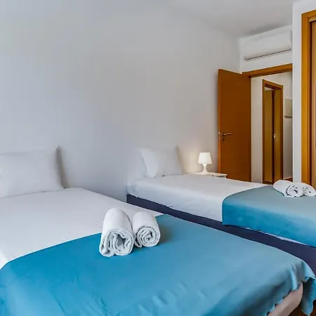Luminous 2 Bdr W/pool By Lovelystay Apartman *